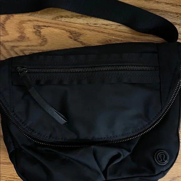 Lululemon Festival Bag - Picture 4 of 7